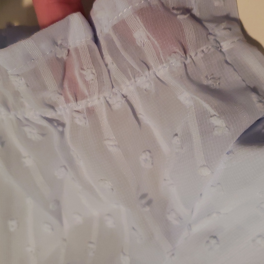 New boutique deep v ruffle dot top - Picture 9 of 12